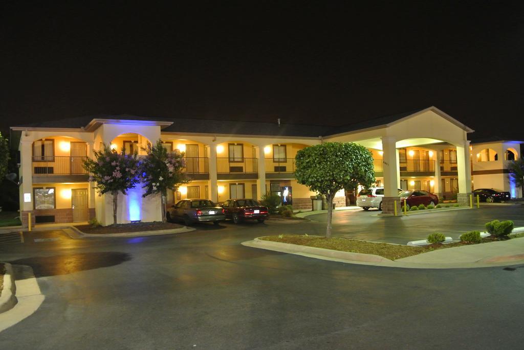 Americas Best Value Inn And Suites Little Rock Exterior foto